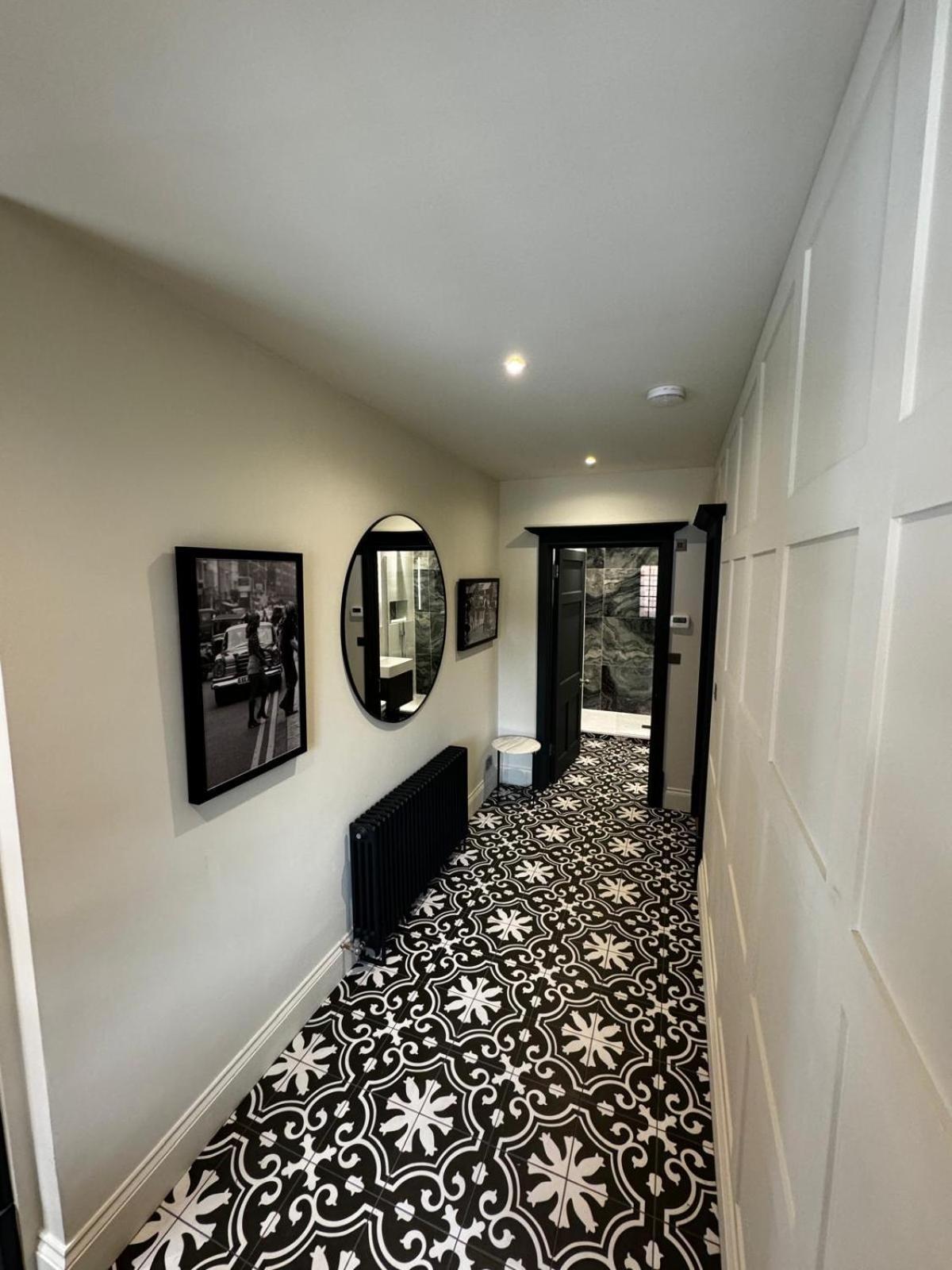 Macbeths Corner High End Luxury Apartment In Centre With Parking Stratford-upon-Avon Exterior photo