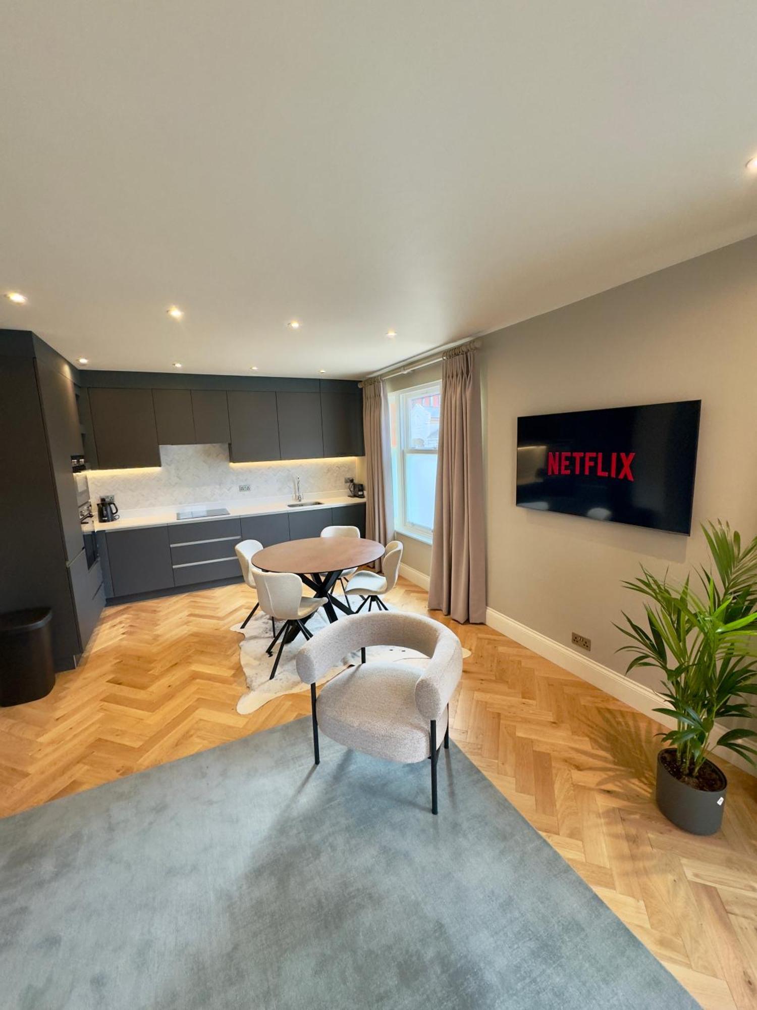Macbeths Corner High End Luxury Apartment In Centre With Parking Stratford-upon-Avon Exterior photo